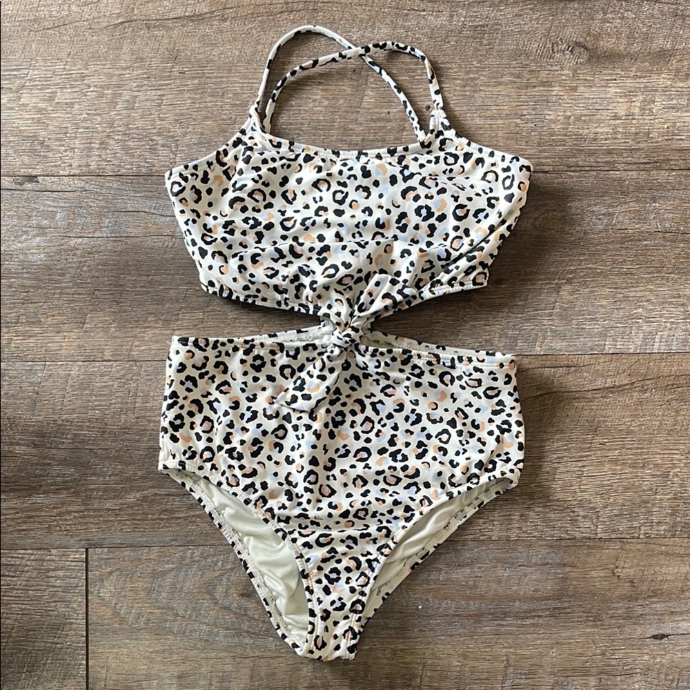 O’Neill cheetah Print cut out one piece swimsuit